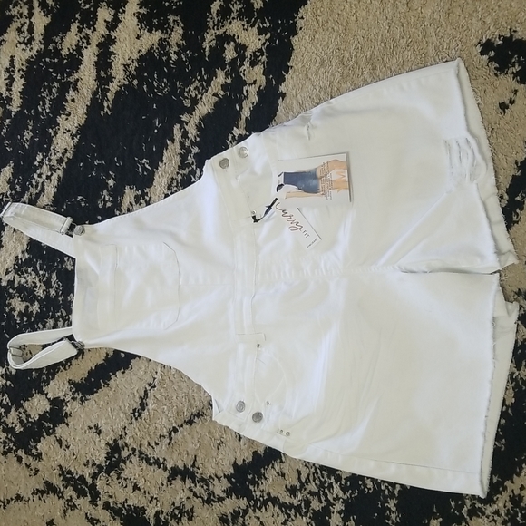 YMI Pants - ⛱️YMI Jean's Curvt Fit White Distressed Shortalls Size 17 Jrs